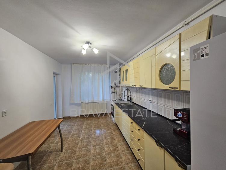 Apartament 3 camere, 100mp, 2 băi, 2 balcoane, 2 parcări, str Pădurii