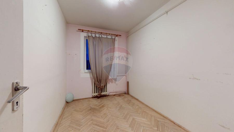 Apartament 3 camere de vânzare, necesită renovare, Săcele
