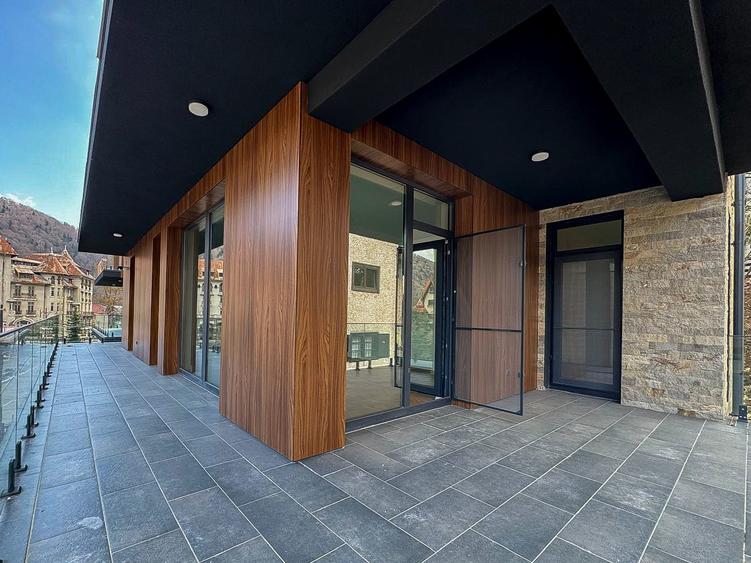 Apartament de lux ultracentral – 3 camere, 2 băi, imobil 2025, loc de parcare