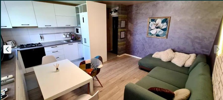 Apartament cu 2 camere, DECOMANDAT, zona Podu Ros-pizzeria Odeon