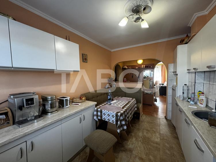 COMISION 0 - Apartament decomandat cu 4 camere 2 bai balcon Cisnadie