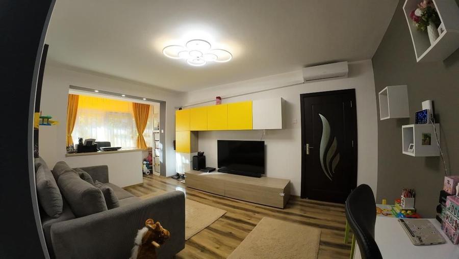 CITY MALL 2 CAMERE,, GAZE, 50 MP PRET 108000 EURO