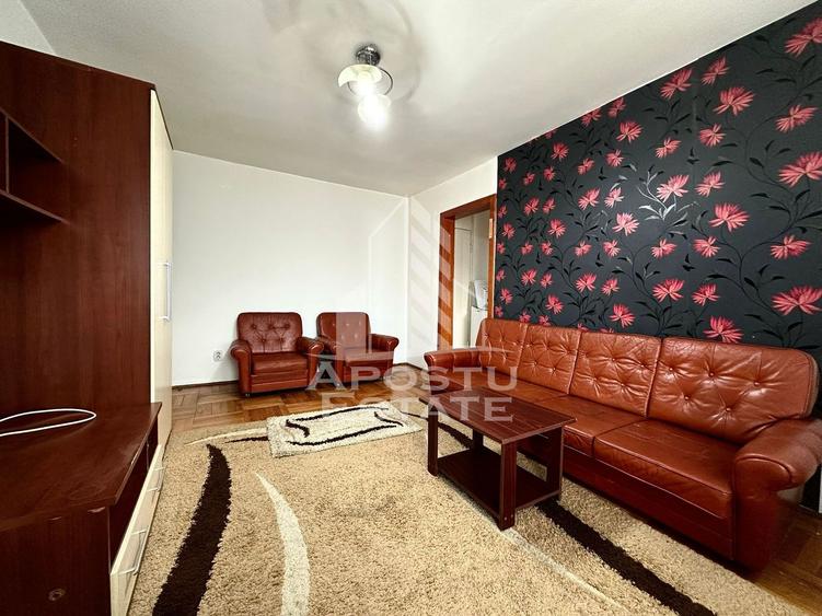Apartament 2 camere zona Boul Rosu