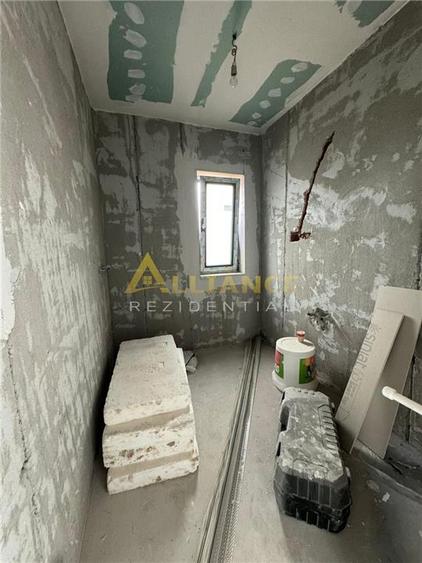 Vila P+1 cu 4 camere - 2 bai { Popesti Leordeni }