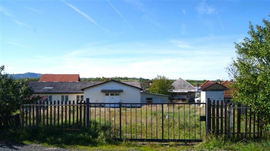 Hala de productie, birouri si 2191 mp teren in Brad, Hunedoara