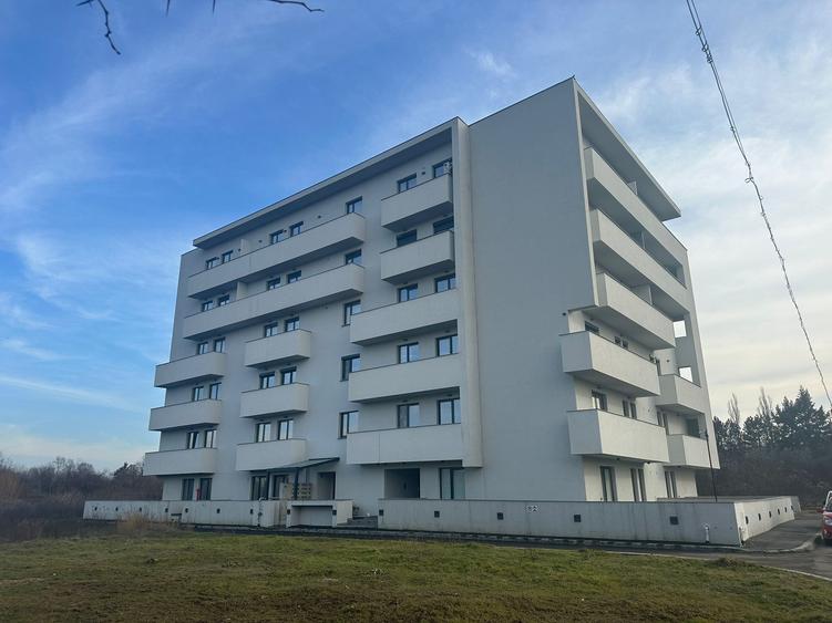 APARTAMENTE 2 CAMERE LANGA PADUREA BANEASA CU TERASA SI GRADINA