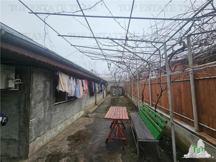 Casa individuala 3 camere, curte libera 225 mp, zona Piata Resita