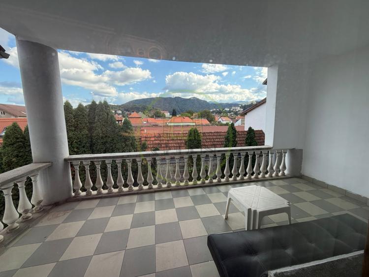 Apartament 4 camere de închiriat – Strada De Mijloc, Centrul Istoric