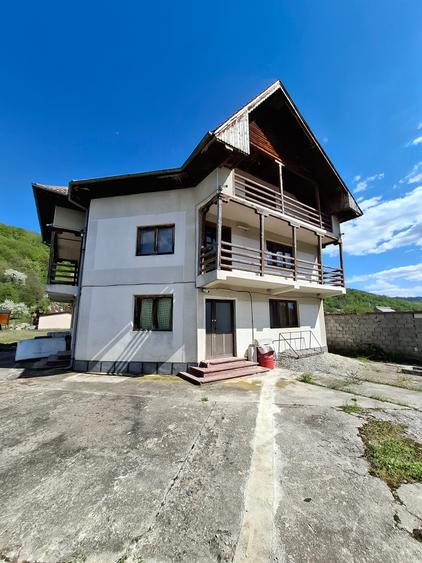 Constructie P+1 cu 6 încăperi 2 bai si teren - 3.329 mp Băile Olănești