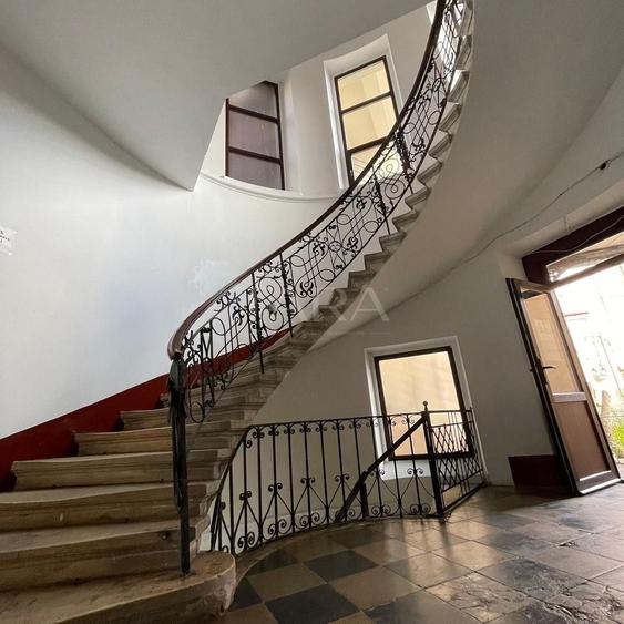 EXCLUSIVITATE. Apartament interbelic. Confort și eleganță. UMF