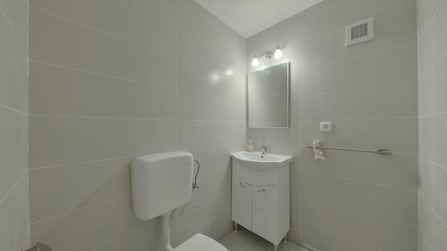 Pensiune cu 10 camere + spațiu comercial inclus pe Calea Radnei