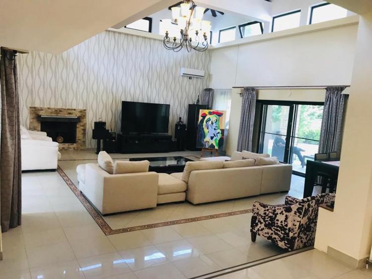 CASA VILA PADUREA BANEASA LUX