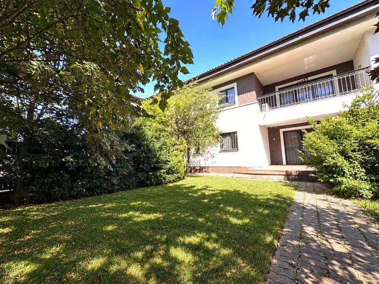 OXFORD GARDENS - vila vedere spre padure || 3 dormitoare+ garaj si mansarda
