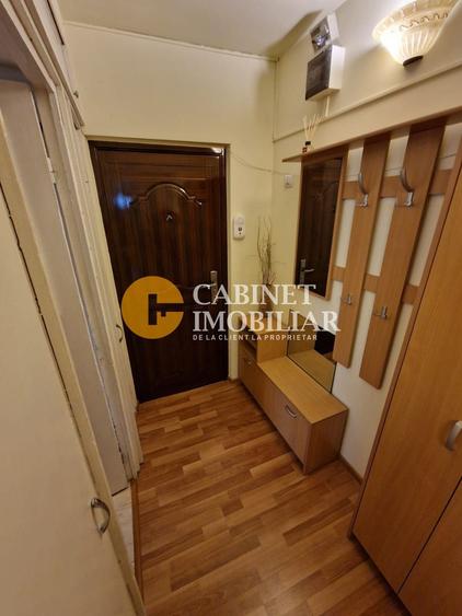 3 Camere Semidecomandat- Etaj intermediar-Zona Alexandru cel Bun