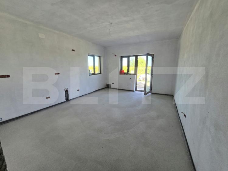 Casă P+M, 180 mp, 2 fronturi stradale, zona Sacueni