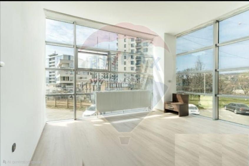3 cam, 83 mp, zona Rivus, bloc nou, et 1, finisat, comision 0 - 3