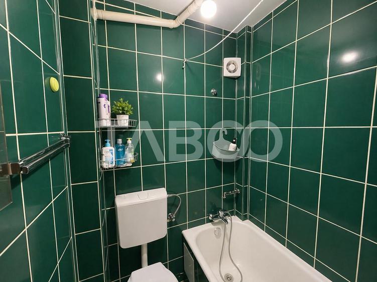 Apartament 3 camere de vanzare semidecomandat etaj intermediar Sibiu