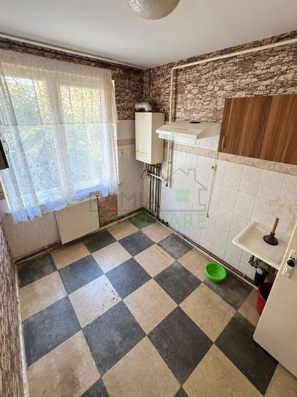 Apartament 3 camere Tractorul, ideal pentru renovare și personalizare