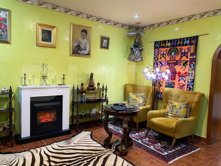 Apartament unic in vilă interbelică de 3 camere, 130mp cu grădină