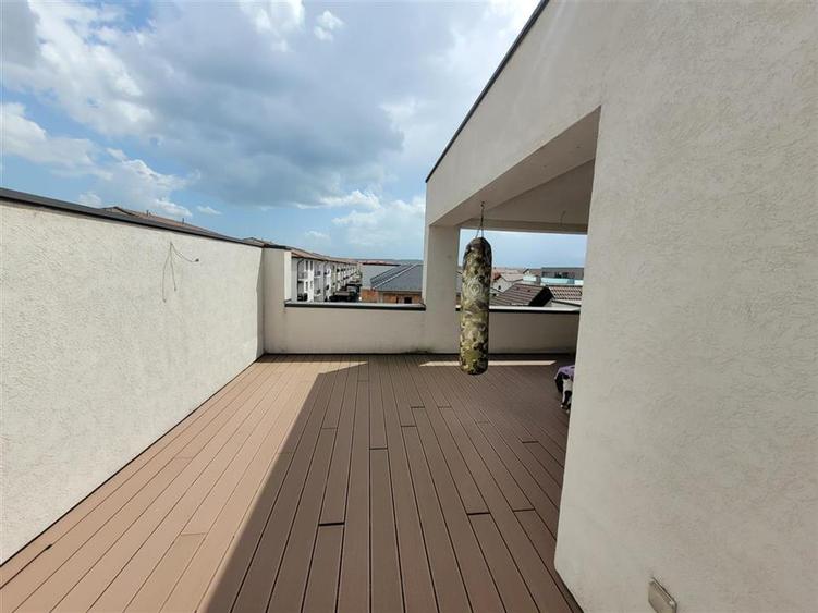 Casa moderna tip triplex 4 camere zona Selimbar