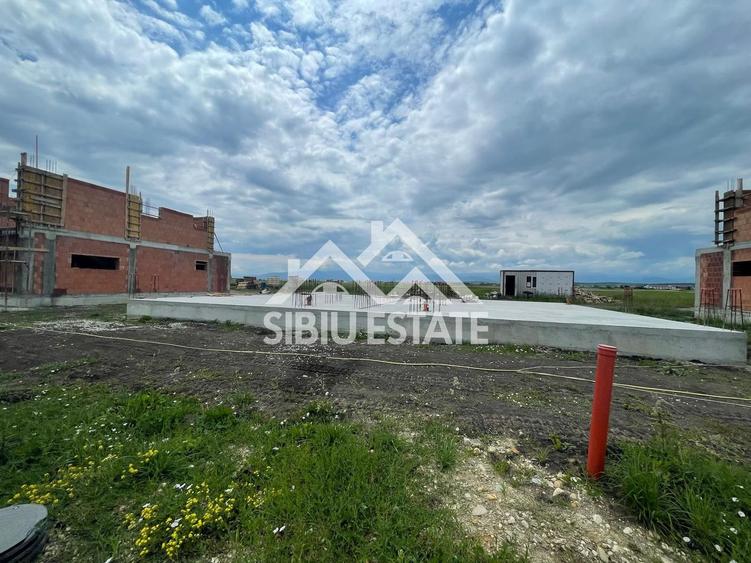 Casă Nouă cu 4 Camere, 3 Băi și Curte Generoasă | Comunitate Privată |