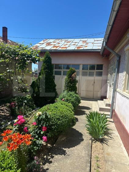 Casa cu garaj si teren + anexe, 100 mp, zona Produlești