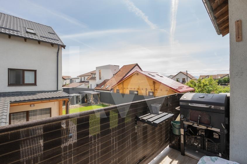 De vânzare: Apartament la etajul 1 cu pod finisat + 2 parcări