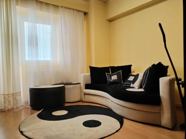 3 camere lux Universitate - KFC