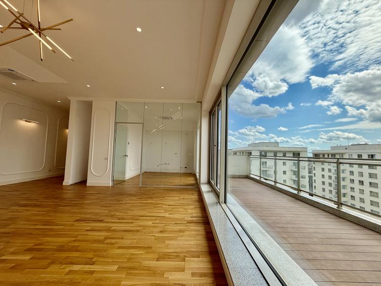 Penthouse cu vedere panoramică în Luxuria Residence – Domenii