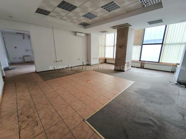 CENTRU - Bdul Tomis spatiu comercial cu vitrina stradala! - 3