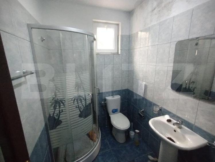 Villa, 500 mp, 7 camere, 3500 mp teren, zona Stramba