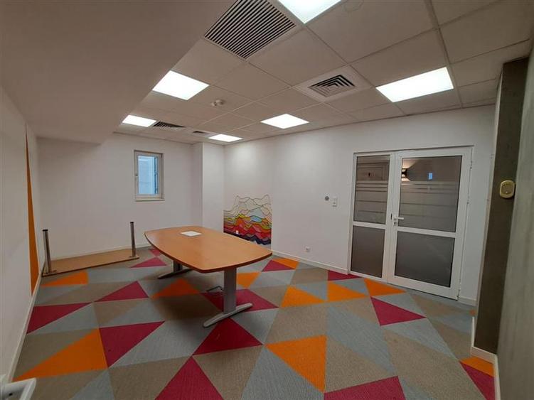 Spatiu pentru birouri, 300 mp utili, situat in zona VIVO!