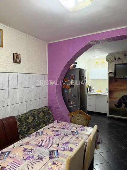 Vanzare Apartament 2 camere, 48 mp, parter, parcare, bloc reabilitat , Rahova - 2