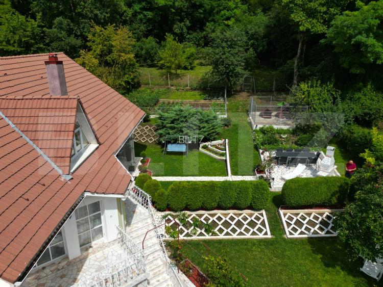 Vilă de vânzare în Corunca| Trei nivele| 320 metrii pătrați! - 18