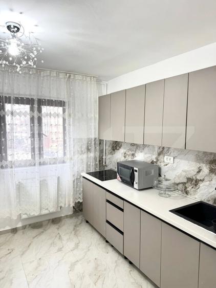 Apartament 3 camere, 65 mp, zona Cetate