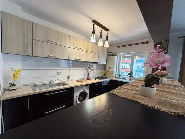 Apartament 2 camere , 2 Balcoane , Etaj Intermediar , Zona Terra !!!