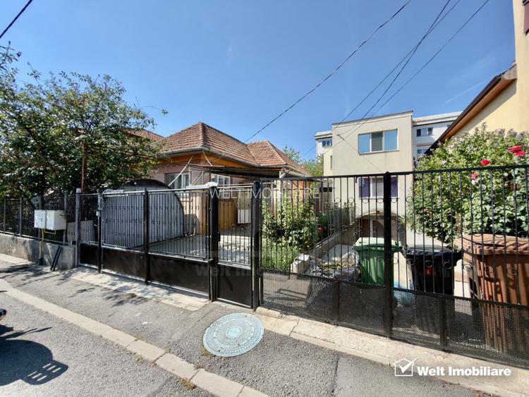 2 Case l Intre Lacuri l 450 mp teren l Jiului