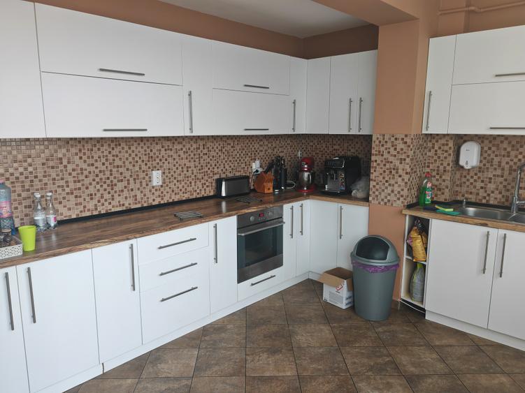 Apartament 3 camere in bloc vila zona Gemenii