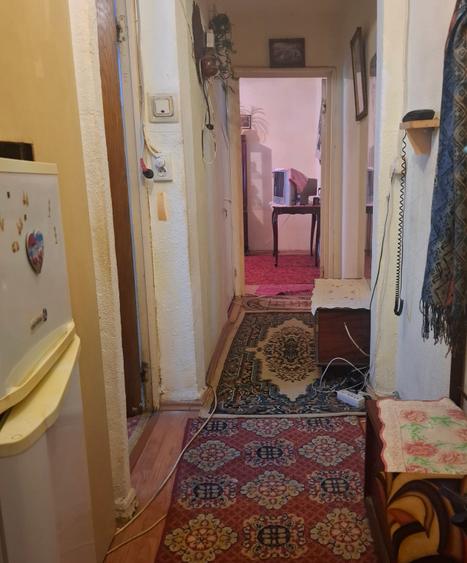 Groapa-apartament 3 camere,parter,boxa