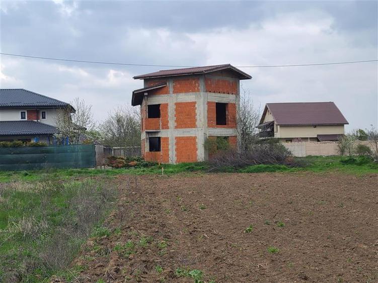 Domnesti, teren intravilan