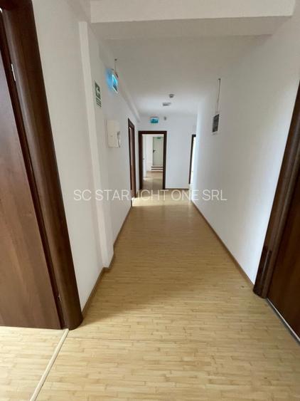 Mansardă Luminoasă și Deosebită – 7 camere ,225 mp utili + 2 Locuri de Parcare - 8