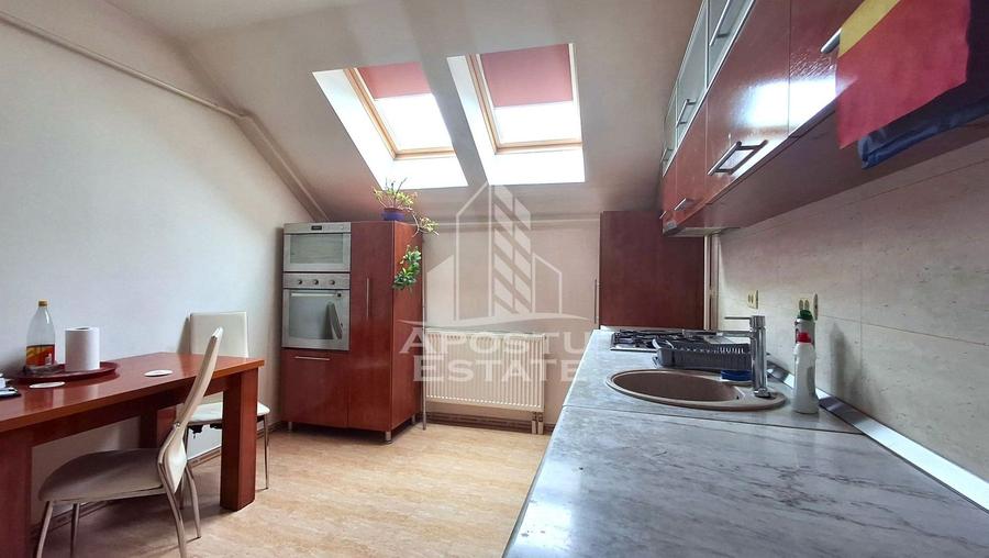 Apartament 2 camere decomandat la mansarda
