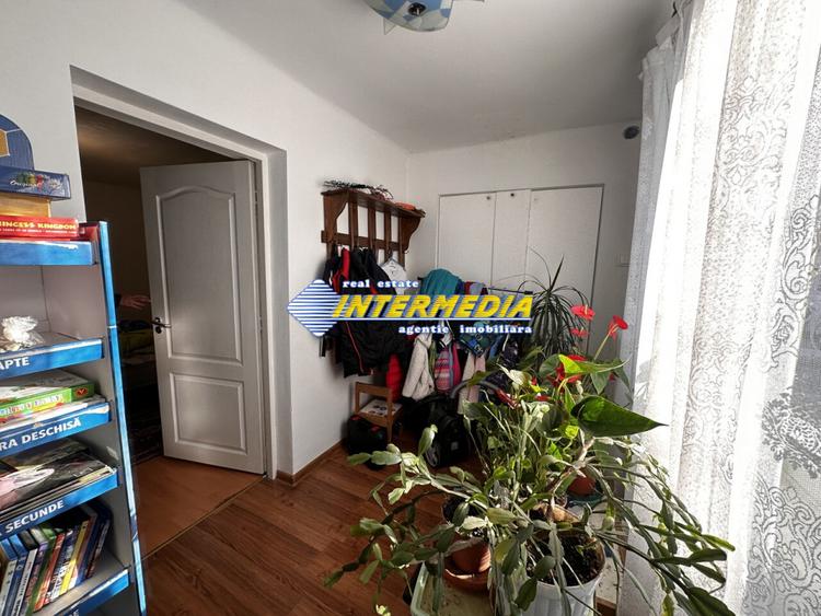 Casa cu 3 camere in Cetate la asfalt cu 1176 mp Teren