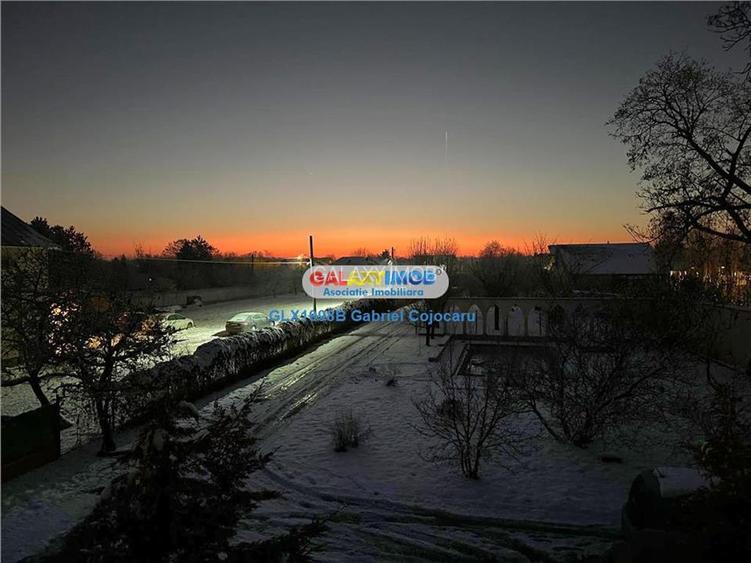 Vila stil florentin pe malul lacului,teren4500mp iesire la lac de 17ml