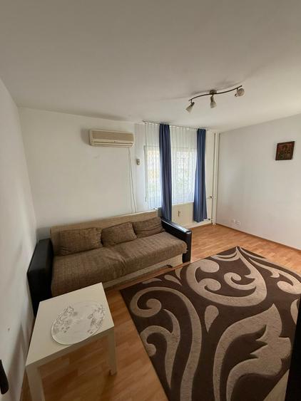 Apartament 2 camere, decomandat, loc parcare și boxă