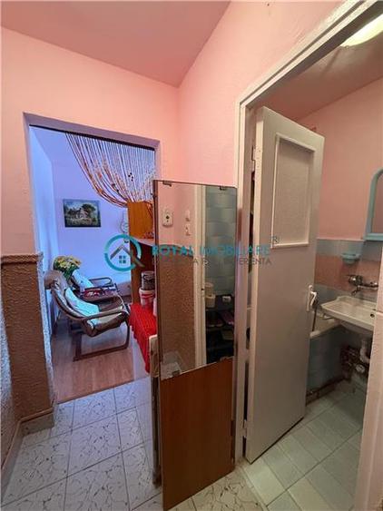 Royal Imobiliare - Vanzare apartament zona Vest
