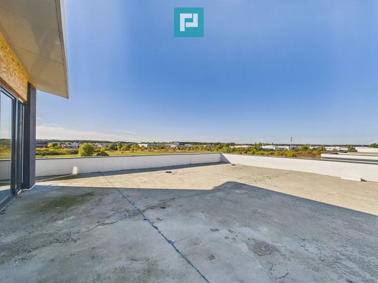 Penthouse cu lift privat și terasă mare în Ghiroda