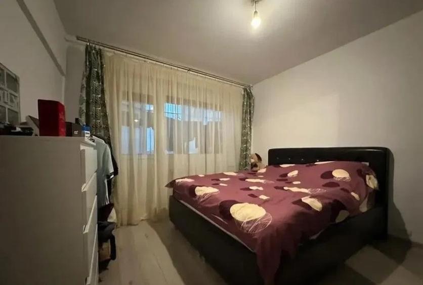 3 camere decomandat Drumul Taberei metrou Raul Doamnei