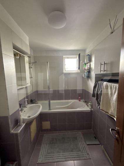 Apartament de vanzare - 3 camere - complet mobilat și utilat - Zona Tudor
