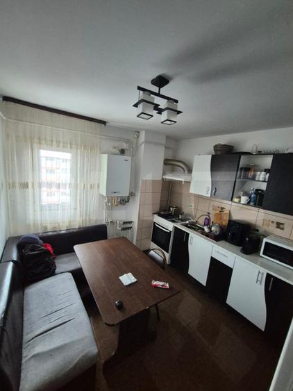 Apartament cu 3 camere, 82 mp, zona George Enescu